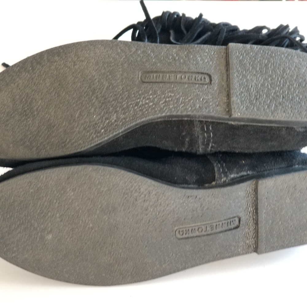 Minnetonka NWOT Black Suede Fringed Boots - Picture 3 of 9